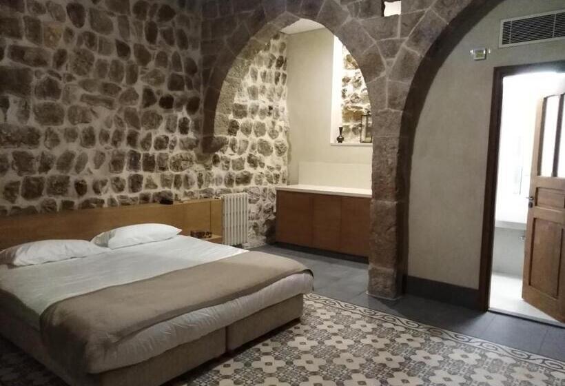 تختخواب و صبحانه Domaine De Chouchene