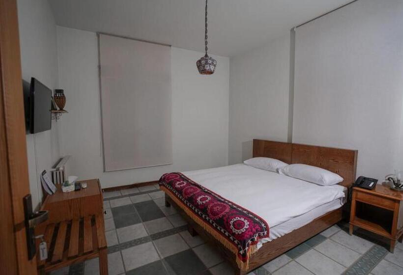 تختخواب و صبحانه Domaine De Chouchene