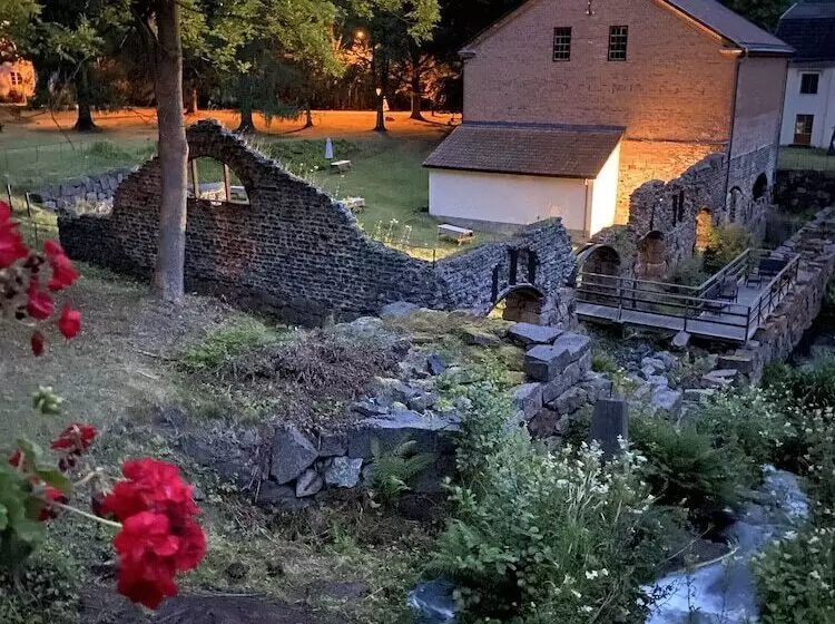 ベッドアンドブレックファースト Eds Bruk Basecamp