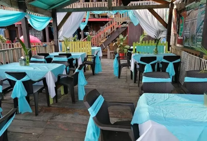 Hostal & Restaurante Bar Xtream