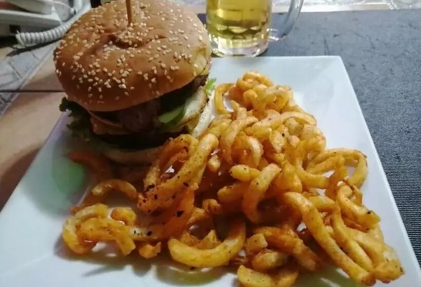 Hostal & Restaurante Bar Xtream