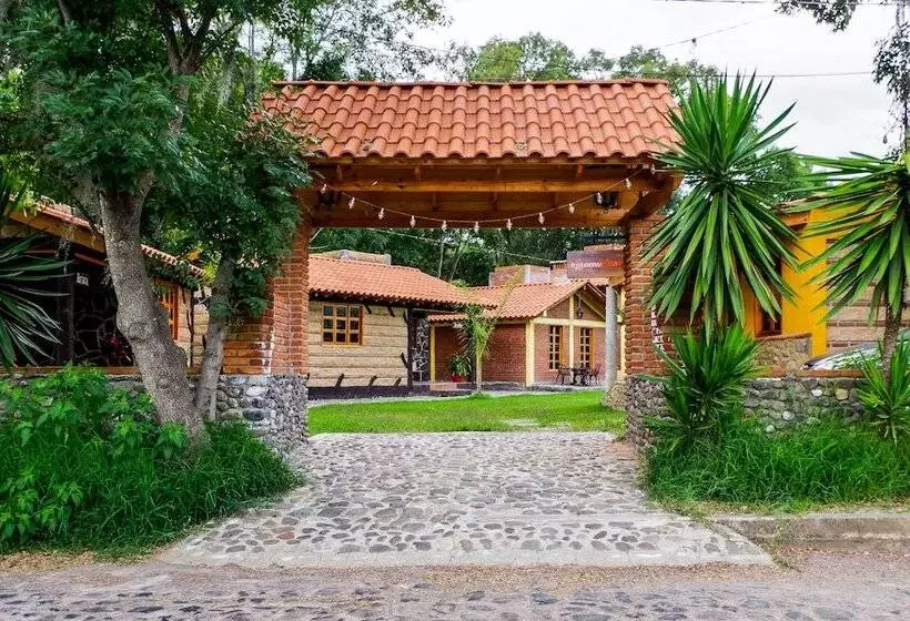 Hotelli Cabañas Del Bosque By Rotamundos