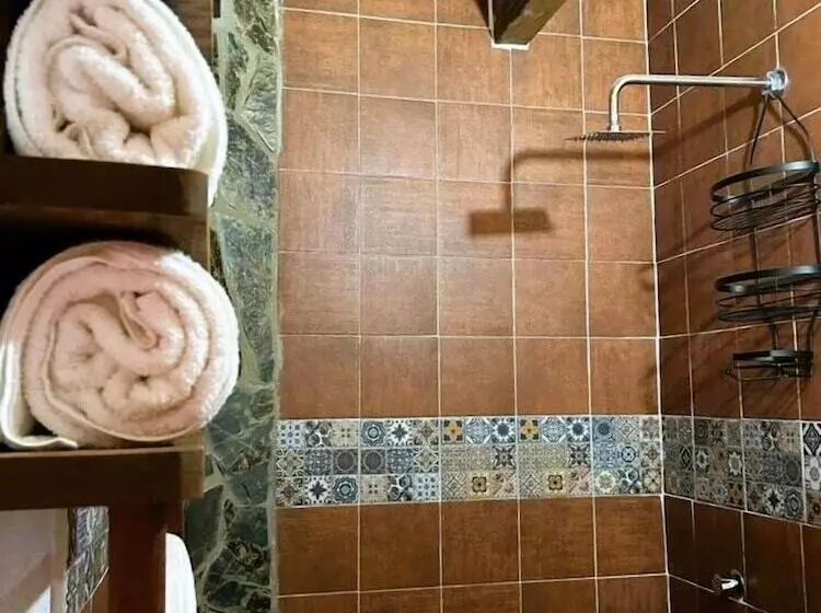 Hotelli Cabañas Del Bosque By Rotamundos