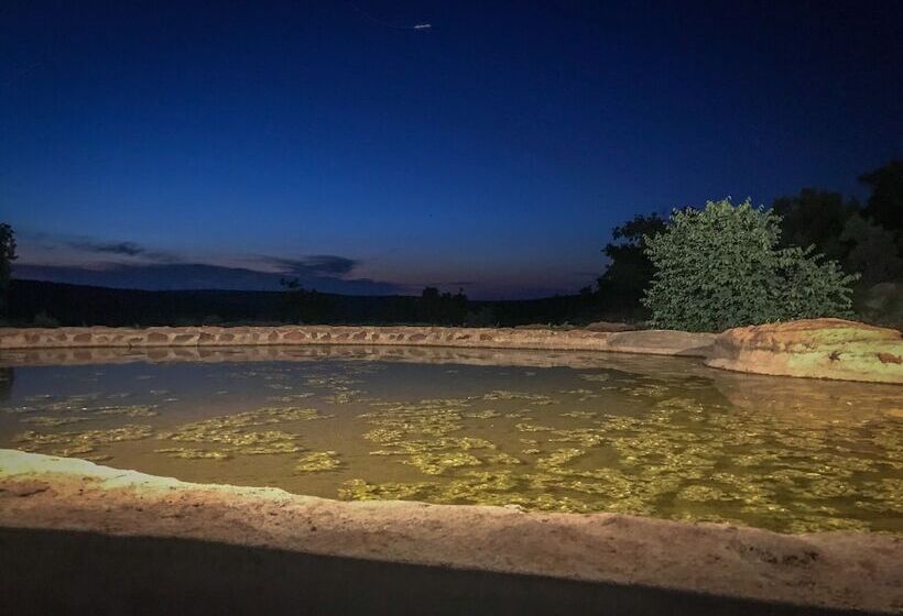 בית מלון כפרי Laluka Safari Lodge