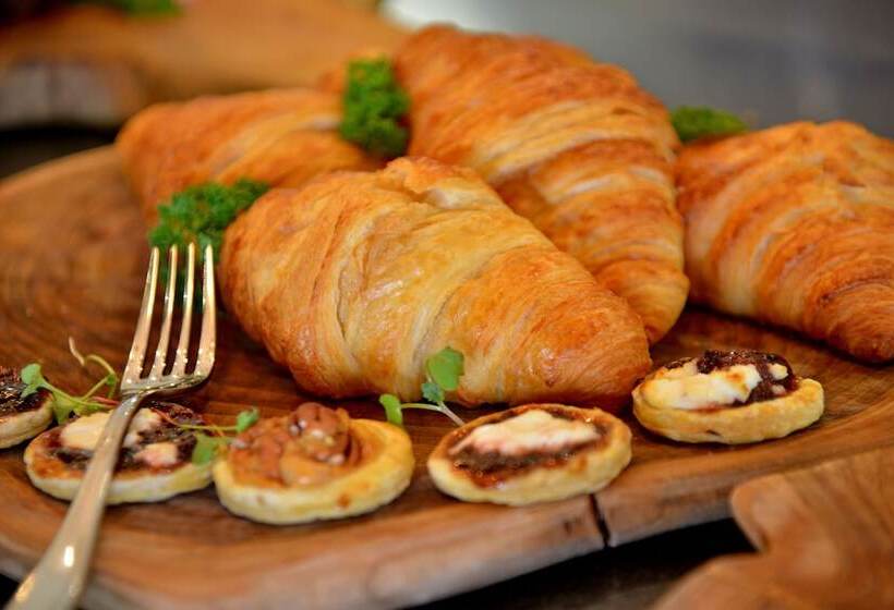 בית מלון כפרי Laluka Safari Lodge