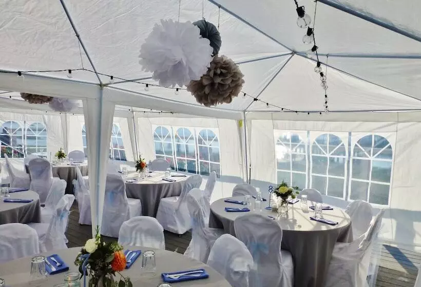 Hotelli Lopez Islander Resort