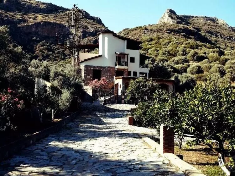 هتل Pir Efes Konakları