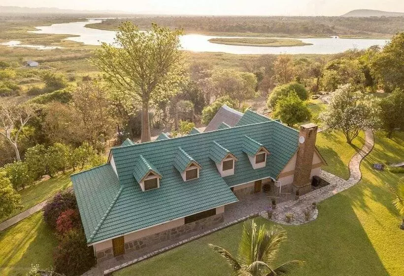 هتل Riverview Lodge & Wellness Centre