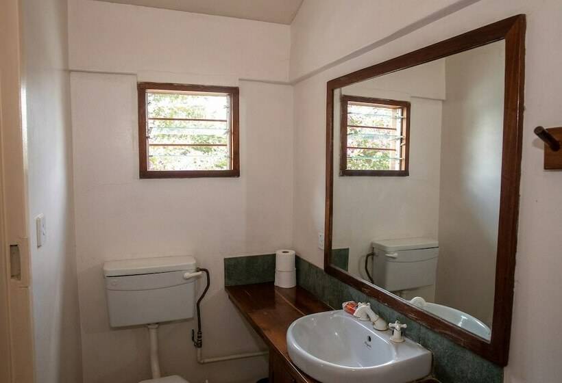 هتل Riverview Lodge & Wellness Centre