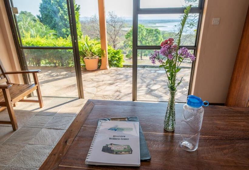 هتل Riverview Lodge & Wellness Centre