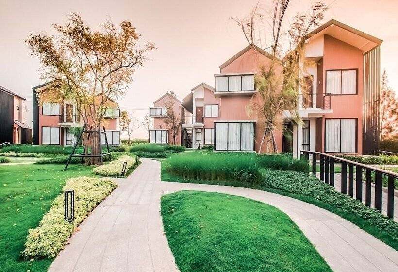 Hotel Saksiam Lakeside Resort