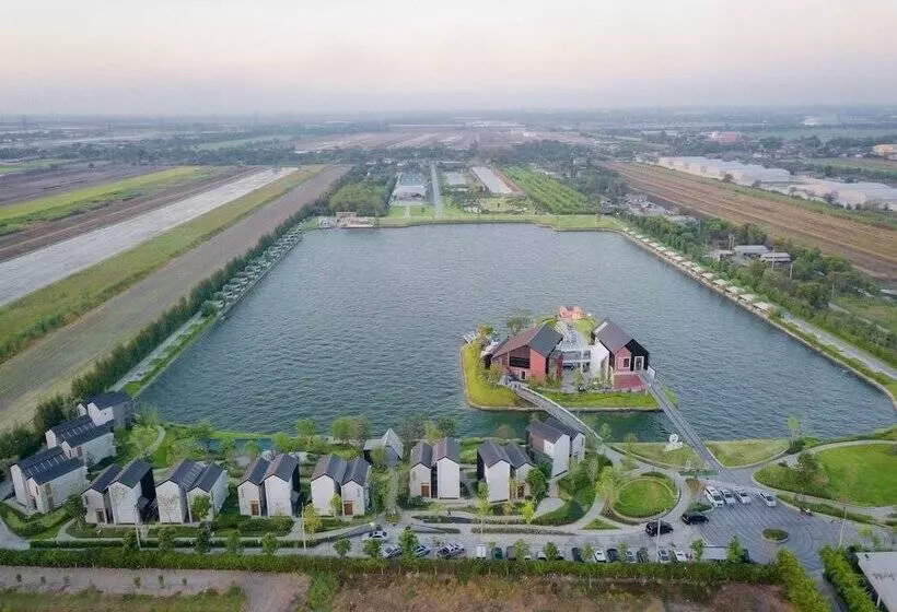 Hotelli Saksiam Lakeside Resort