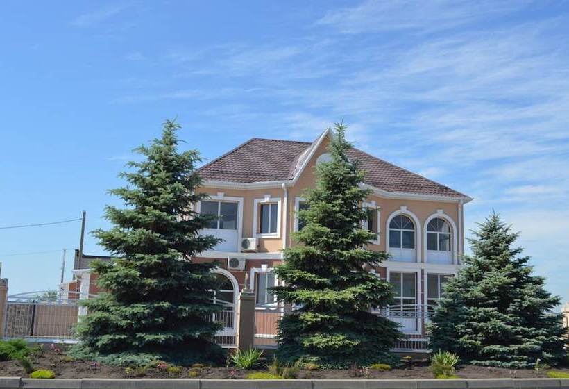 هتل Severnaya Palmira