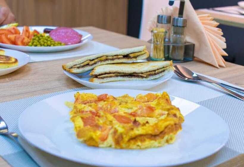 هتل Severnaya Palmira