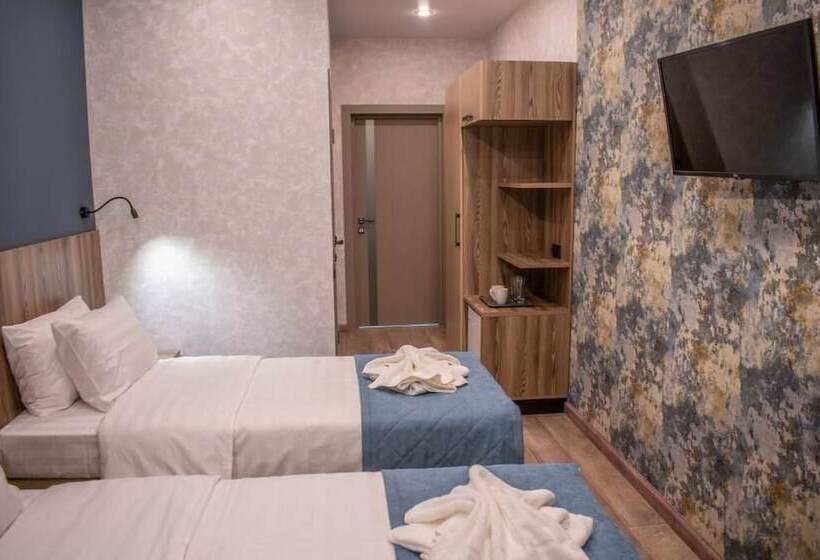 هتل Severnaya Palmira