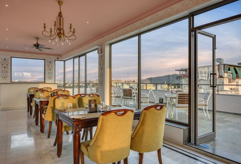 בית מלון כפרי Shahpura Dev Panache