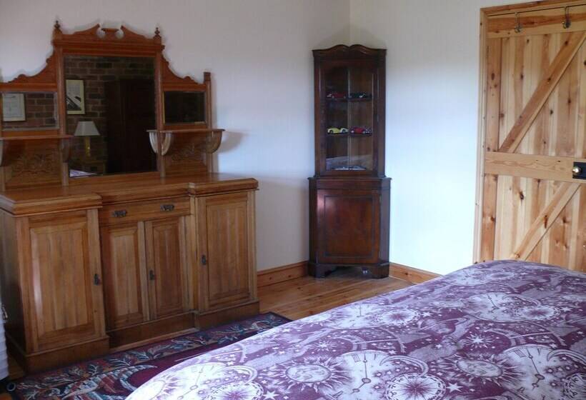 酒店 The Motor House