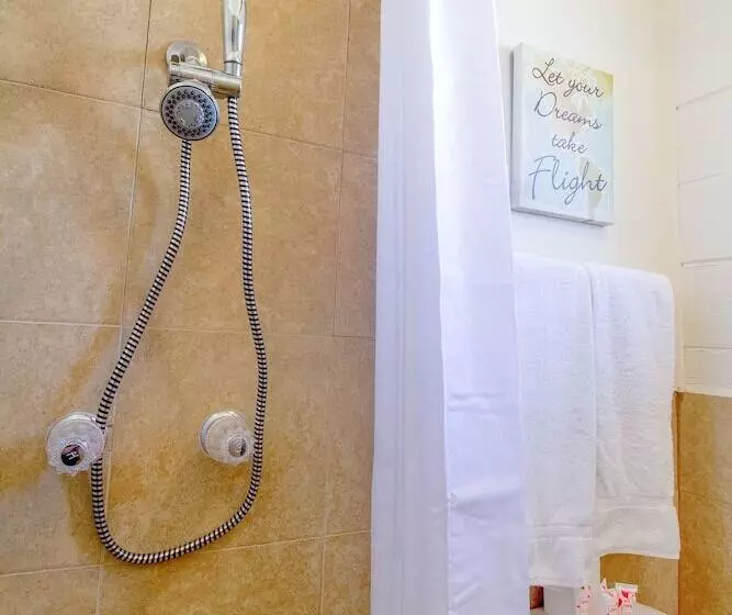 Hotelli Wheeler Inn Texas, Us  83 By Oyo