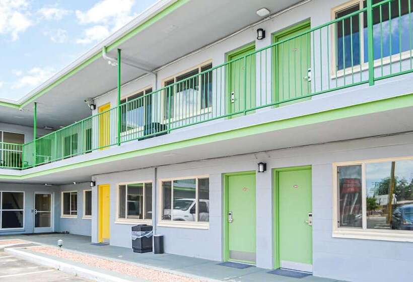 モーテル Greeley University Inn