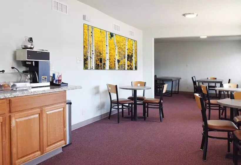 Motelli Greeley University Inn