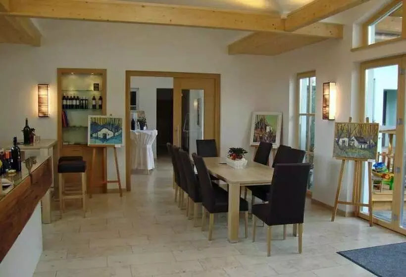 Majatalo Familie Bauer – Bioweingut Bauer