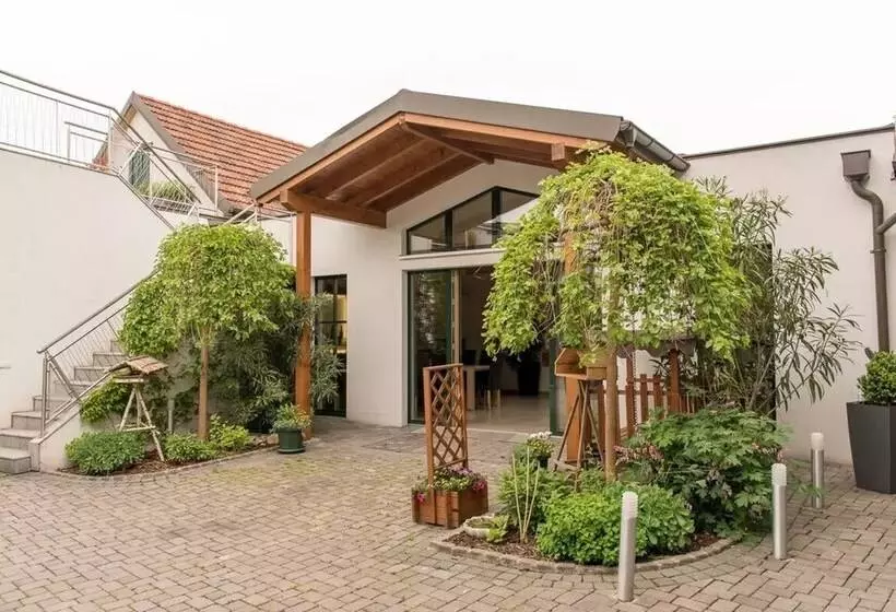 Majatalo Familie Bauer – Bioweingut Bauer