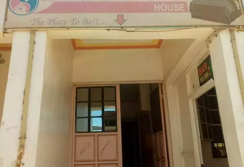 پانسیون Serene Gates Guest House