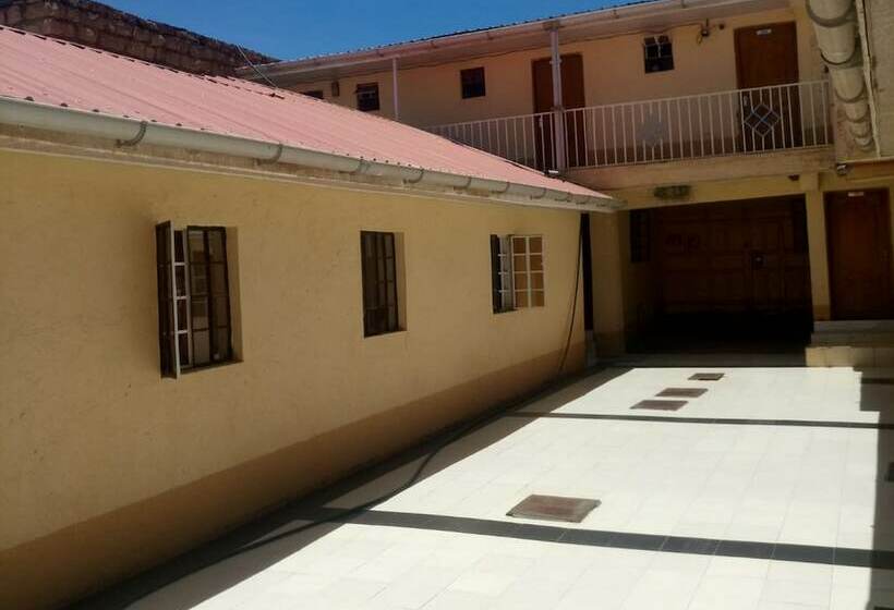 پانسیون Serene Gates Guest House