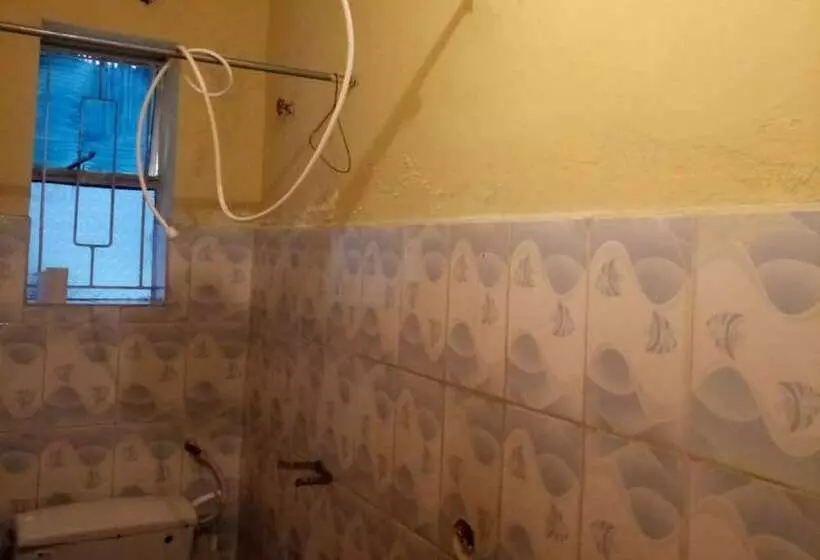 پانسیون Travellers Guest House   Adults Only