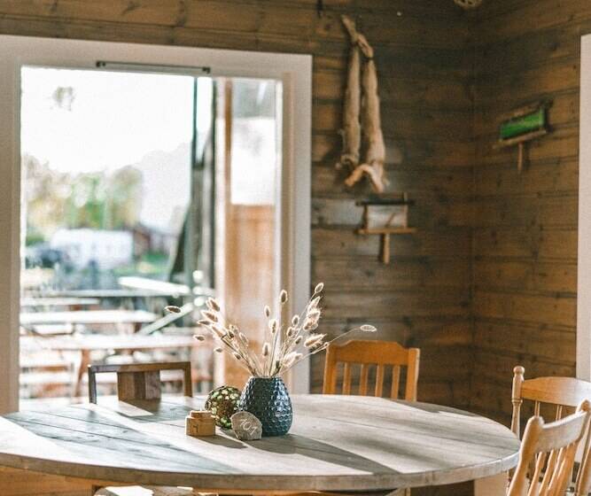 리조트 Skårungen   Hotel, Cabins And Camping