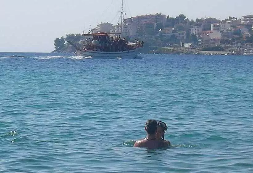 Welcome To Hotel ,,petunia,, In Neos Marmaras,xalkidiki ,greece,in Para18dise