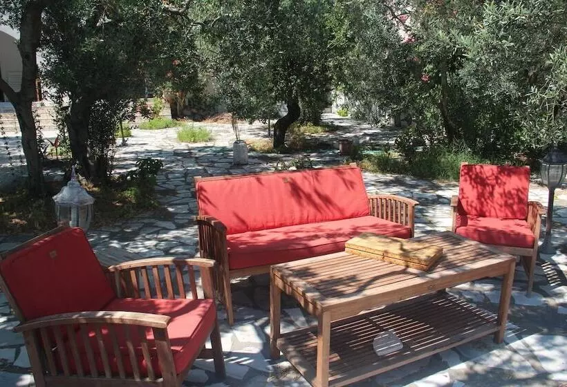 Aamiaismajoitus (B&B) Ada Art Guesthouse