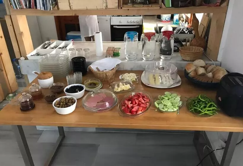 Aamiaismajoitus (B&B) Ada Art Guesthouse