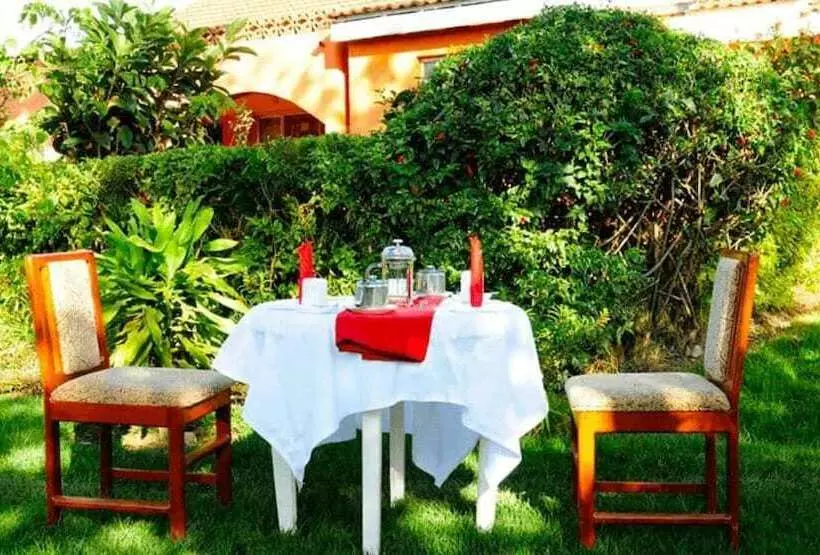 تختخواب و صبحانه Watercrest Gardens