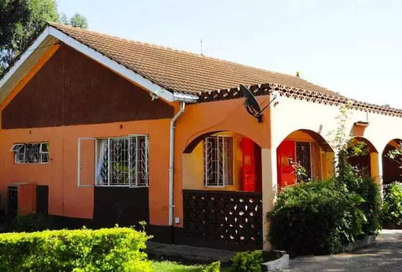 تختخواب و صبحانه Watercrest Gardens