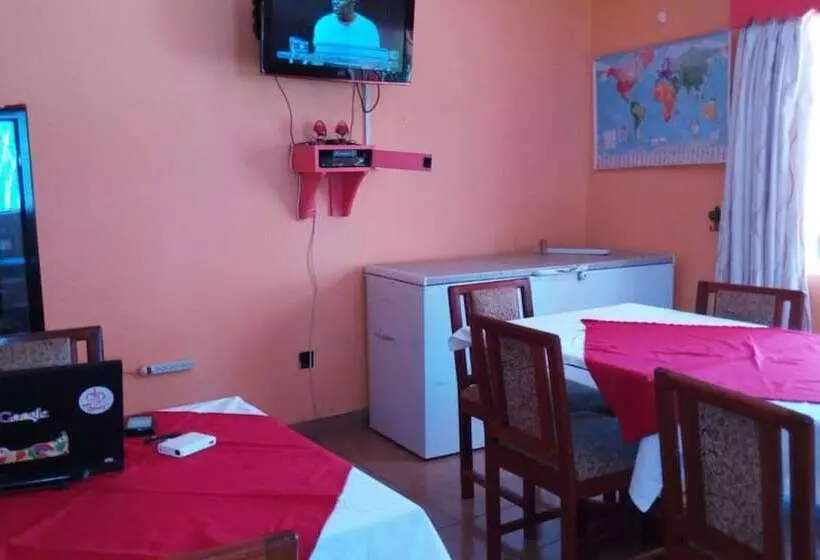 تختخواب و صبحانه Watercrest Gardens