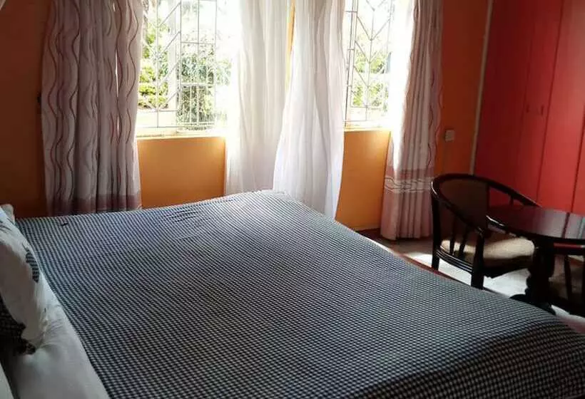 تختخواب و صبحانه Watercrest Gardens