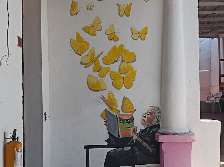 ユースホステル Maranatha Hostal