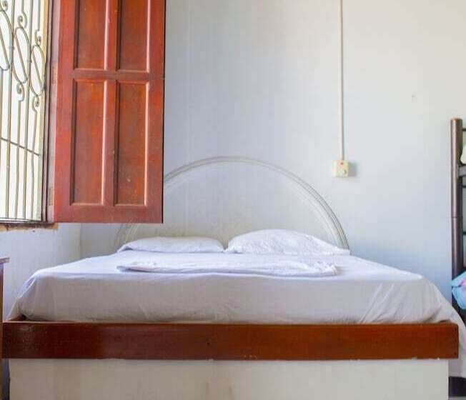 ユースホステル Maranatha Hostal