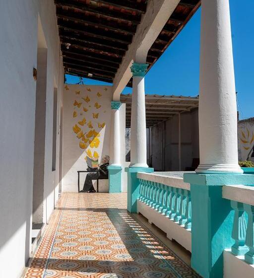 ユースホステル Maranatha Hostal