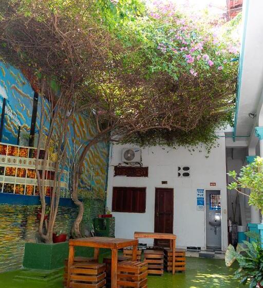 ユースホステル Maranatha Hostal