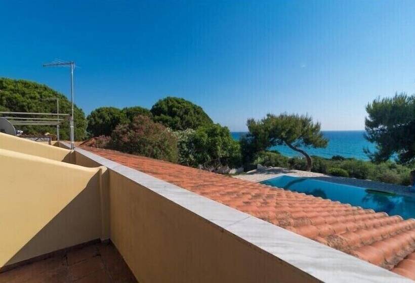 Отель Golden Sand Apartments