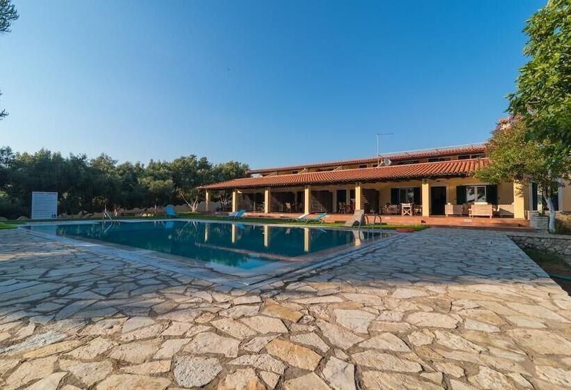 Отель Golden Sand Apartments