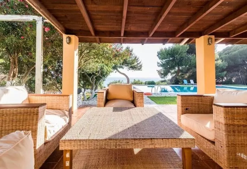 ホテル Golden Sand Apartments