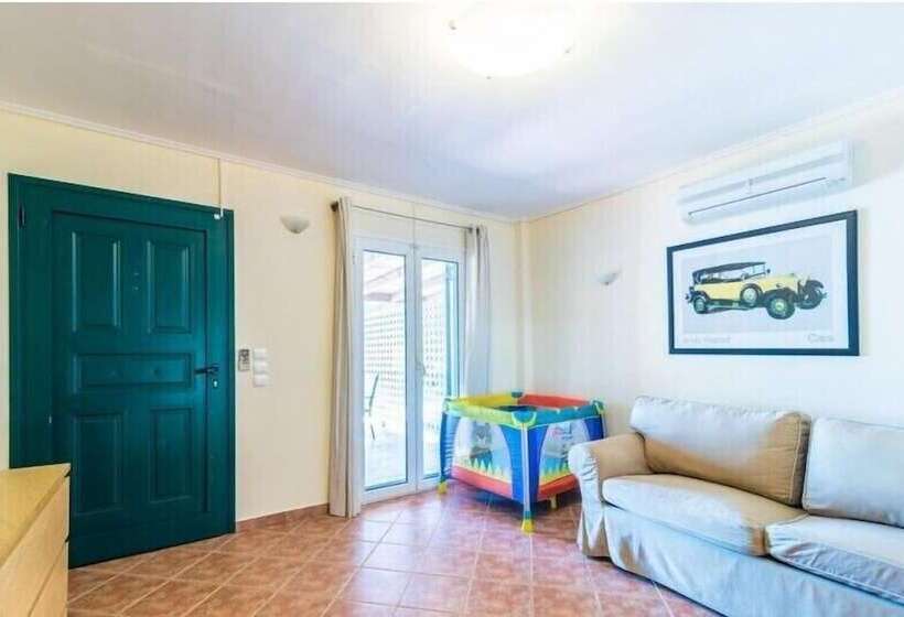 Отель Golden Sand Apartments