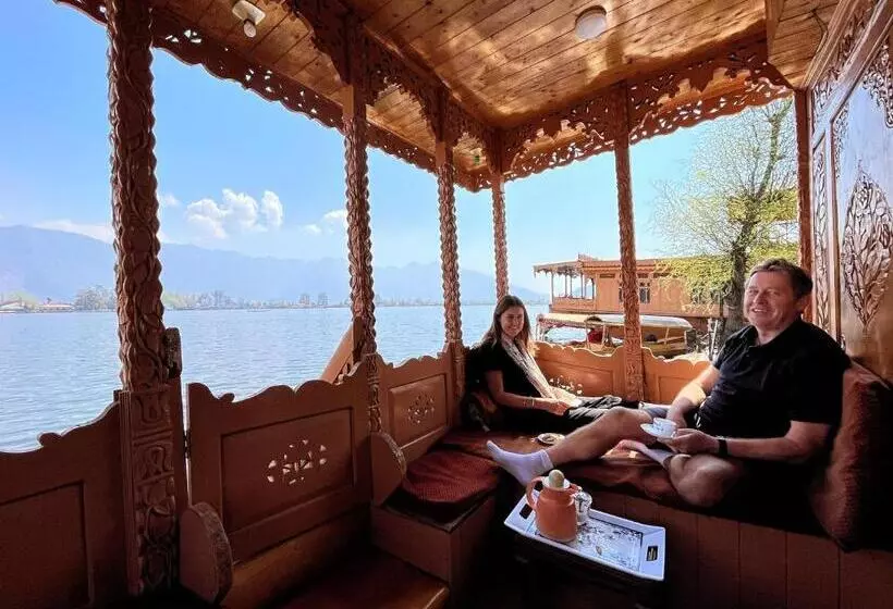 ホテル New Kolohai Group Of Houseboats