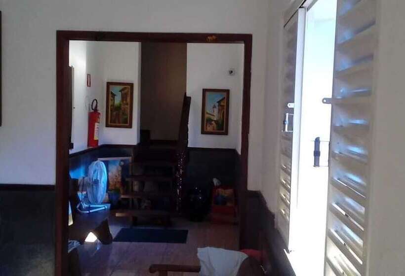 ホテル Nino S Pousada