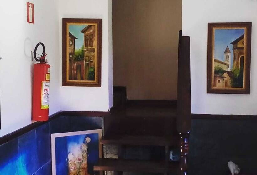 ホテル Nino S Pousada