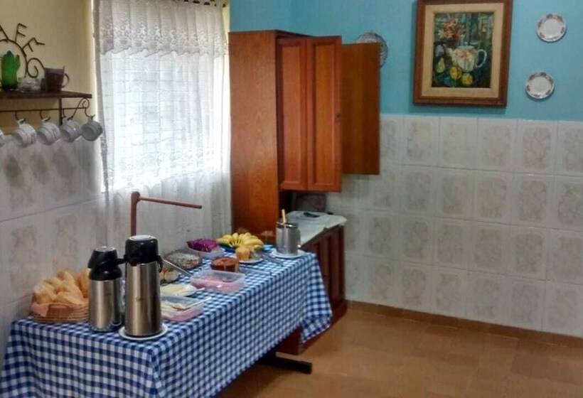 ホテル Nino S Pousada