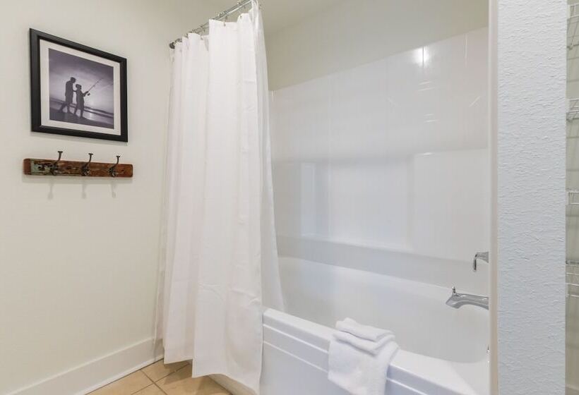 فندق One Club Gulf Shores